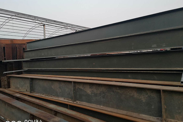 出售48*82*10行車房，柱子400*200，大梁600變400*200，行車梁400*260，檁條全鍍鋅200，開間6.3米